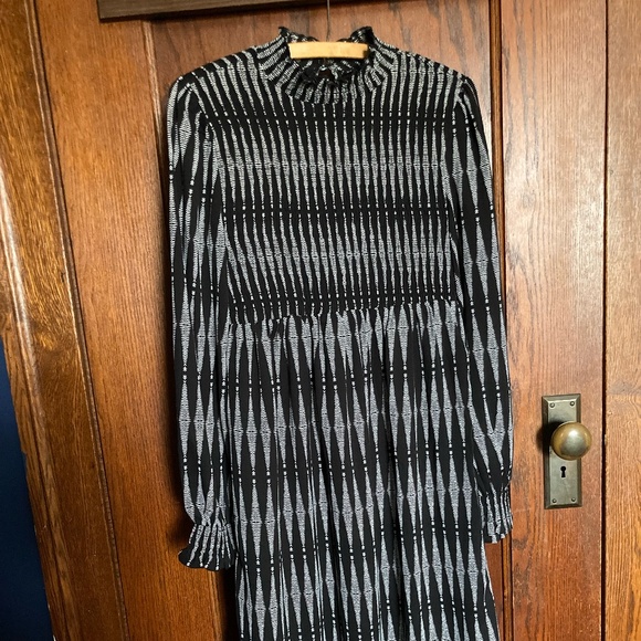 Very J Midi Dress - Picture 2 of 11